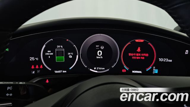 Porsche Taycan 2025 — photo 11