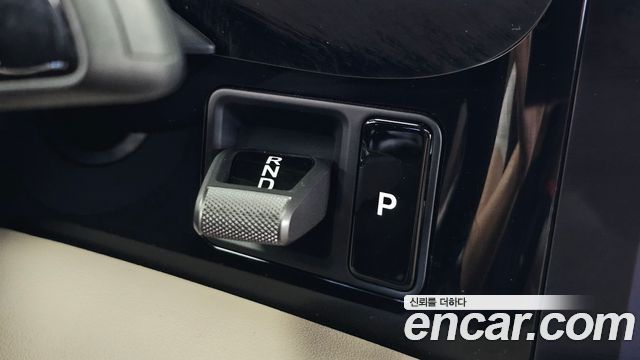 Porsche Taycan 2025 — photo 12