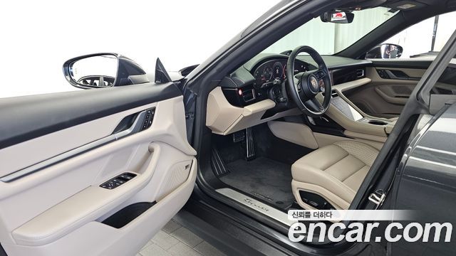Porsche Taycan 2025 — photo 13