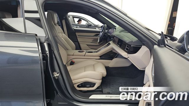 Porsche Taycan 2025 — photo 17