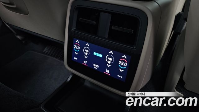 Porsche Taycan 2025 — photo 25