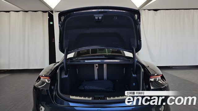 Porsche Taycan 2025 — photo 26