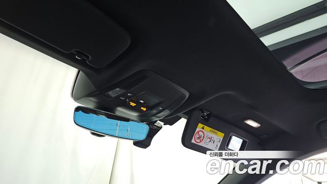 Porsche Taycan 2025 — photo 27