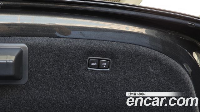 Porsche Taycan 2025 — photo 28