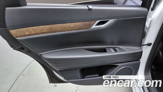 Genesis G80 2022 — photo 15