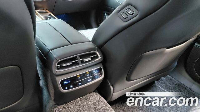 Genesis G80 2022 — photo 31