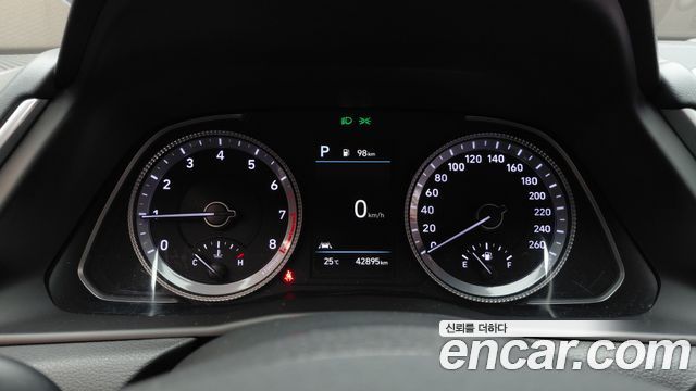Hyundai Sonata 2022 — photo 11
