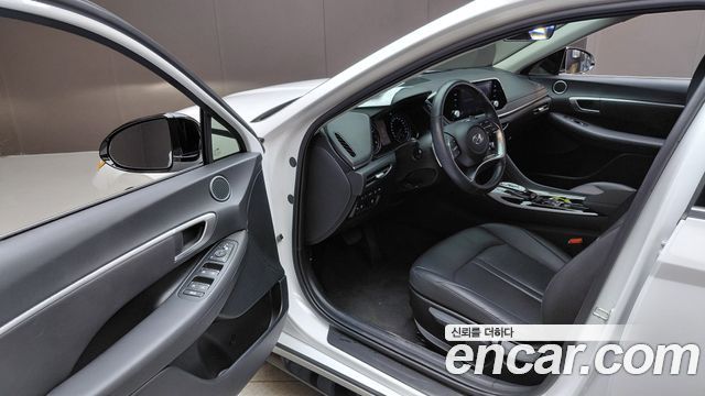 Hyundai Sonata 2022 — photo 13
