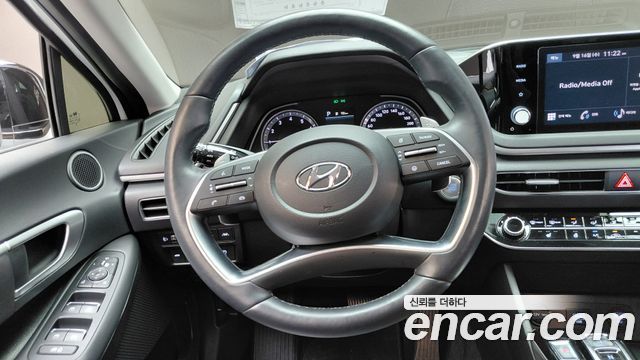 Hyundai Sonata 2022 — photo 19