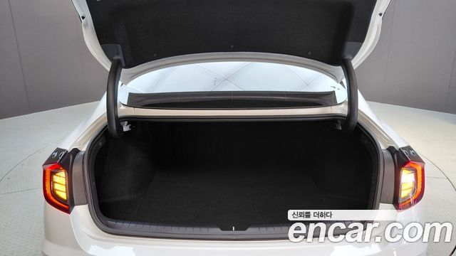 Hyundai Sonata 2022 — photo 24