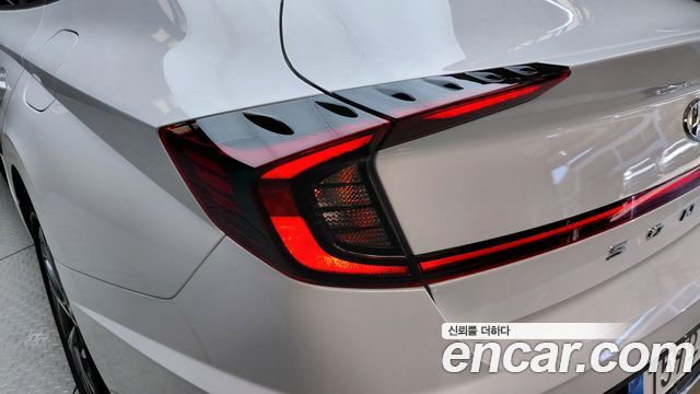 Hyundai Sonata 2022 — photo 9