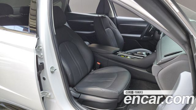 Hyundai Sonata 2022 — photo 16