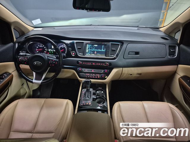 Kia Canival 2016 — photo 7