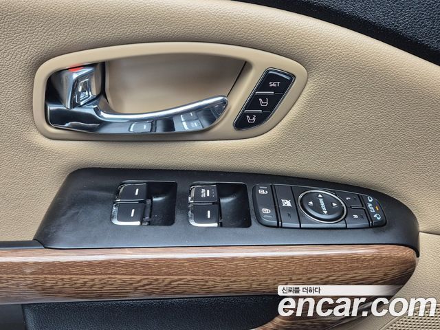 Kia Canival 2016 — photo 15