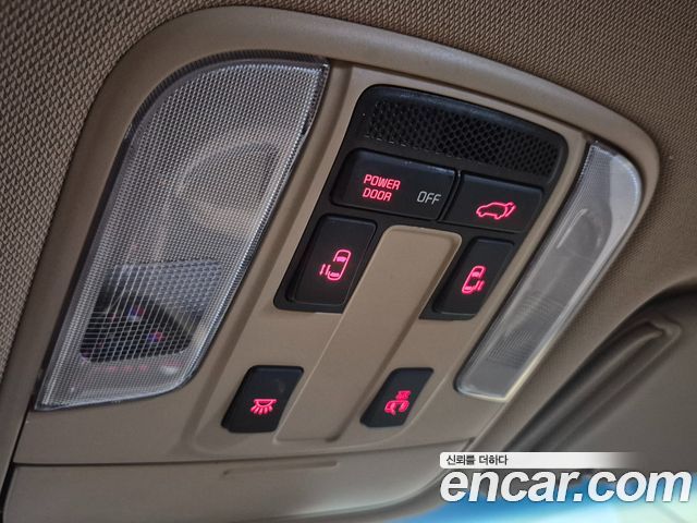 Kia Canival 2016 — photo 16