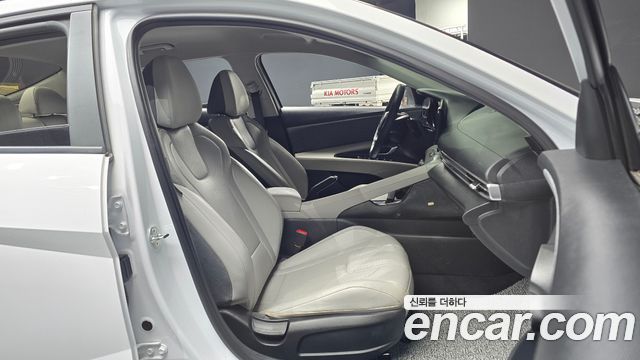 Hyundai AVANTE 2023 — photo 11