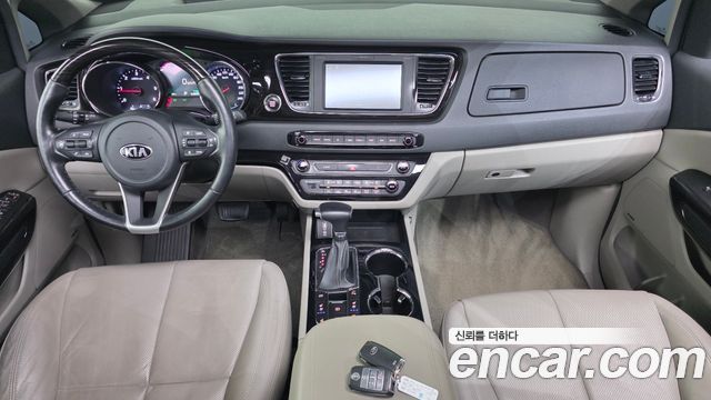Kia Canival 2019 — photo 10