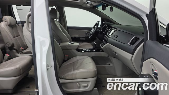 Kia Canival 2019 — photo 13