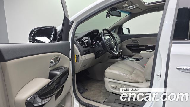 Kia Canival 2019 — photo 18