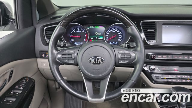 Kia Canival 2019 — photo 20