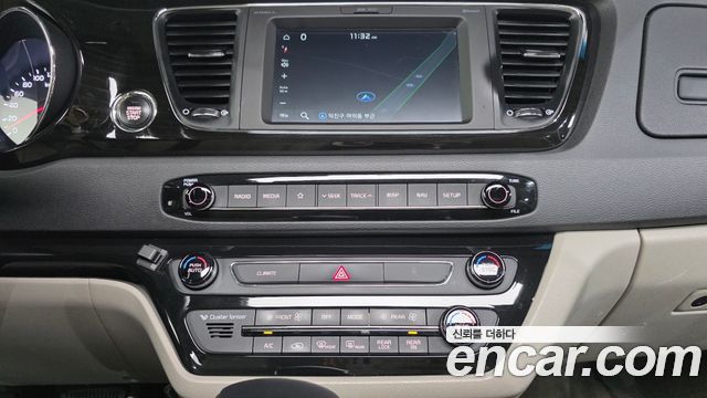 Kia Canival 2019 — photo 21