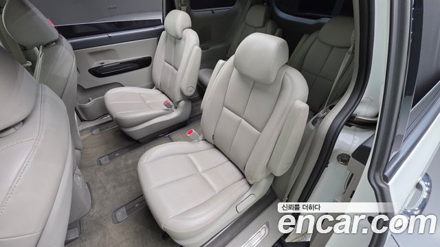 Kia Canival 2019 — photo 23