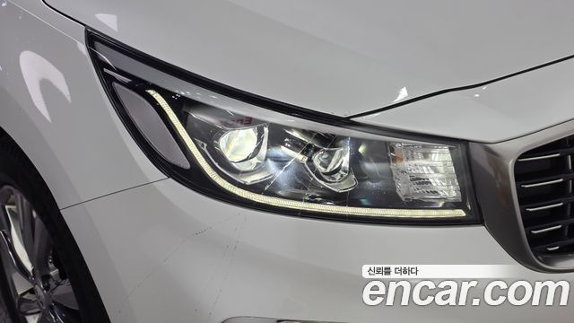 Kia Canival 2019 — photo 8