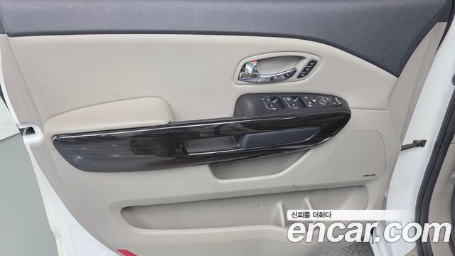 Kia Canival 2019 — photo 14