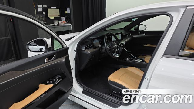 Kia K5 2022 — photo 10