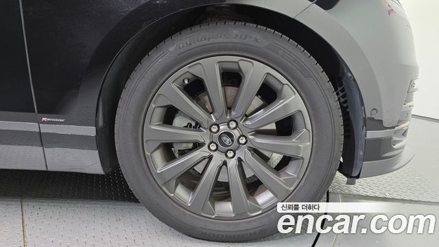 Land Rover Range Rover Velar 2018 — photo 7