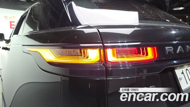 Land Rover Range Rover Velar 2018 — photo 9