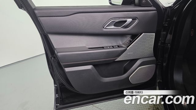 Land Rover Range Rover Velar 2018 — photo 14