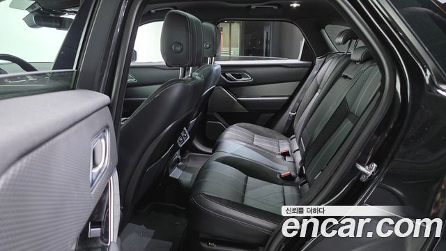 Land Rover Range Rover Velar 2018 — photo 16