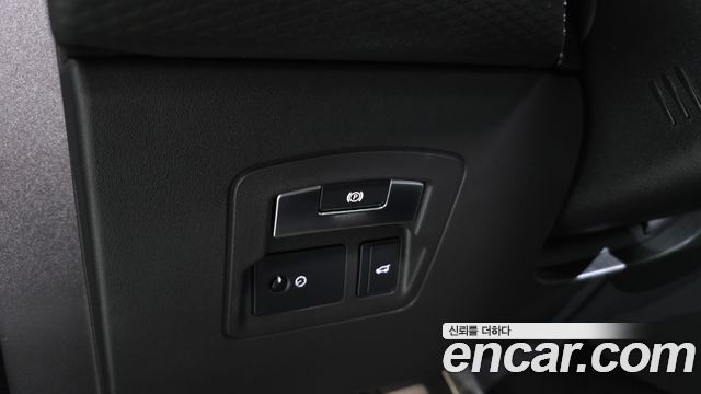 Land Rover Range Rover Velar 2018 — photo 35