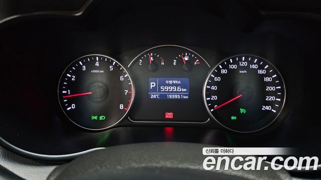 Kia Carens 2014 — photo 8