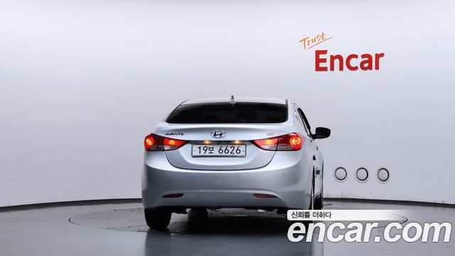 Hyundai AVANTE 2014 — photo 4