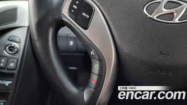 Hyundai AVANTE 2014 — photo 24