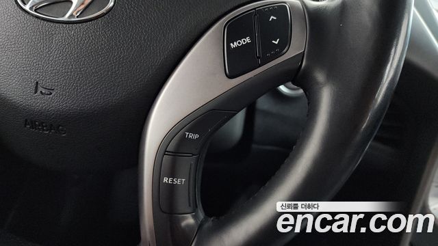 Hyundai AVANTE 2014 — photo 25