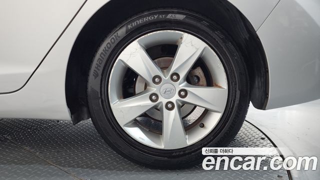 Hyundai AVANTE 2014 — photo 7