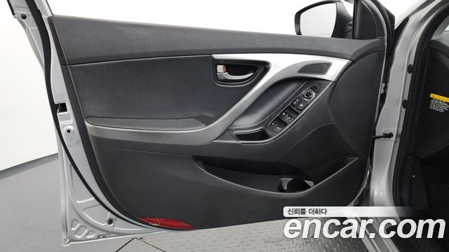 Hyundai AVANTE 2014 — photo 14