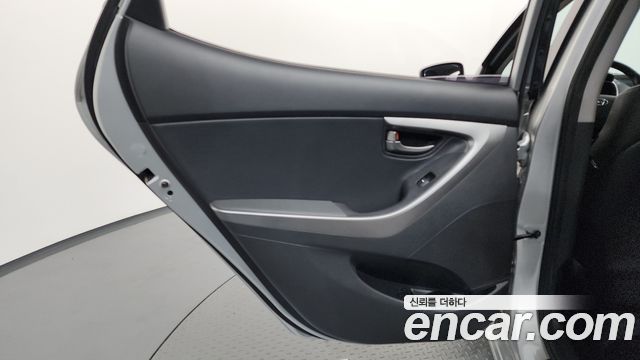 Hyundai AVANTE 2014 — photo 15
