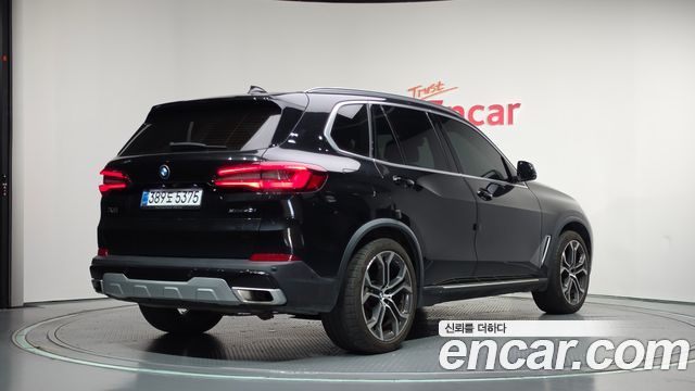 BMW X5 2021 — photo 2