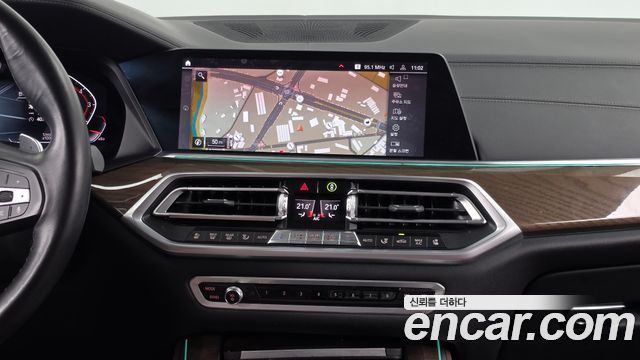 BMW X5 2021 — photo 14