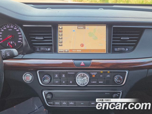 Kia K7 2016 — photo 10