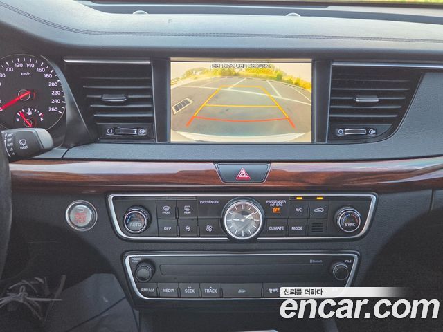 Kia K7 2016 — photo 11