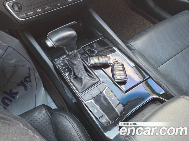 Kia K7 2016 — photo 12