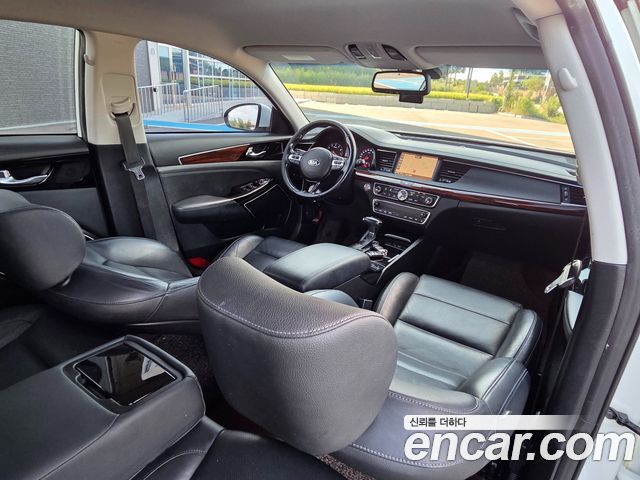 Kia K7 2016 — photo 16
