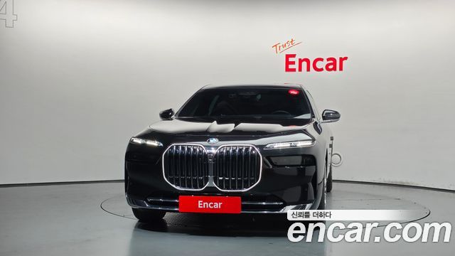 BMW 7-Series 2023 — photo 3