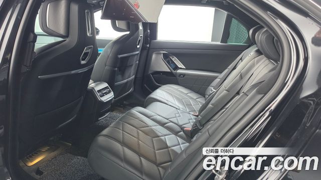 BMW 7-Series 2023 — photo 17