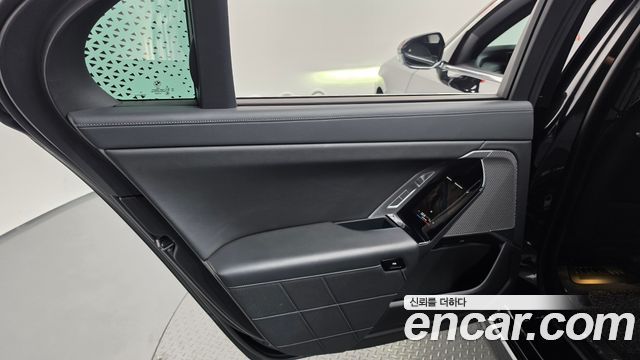 BMW 7-Series 2023 — photo 15